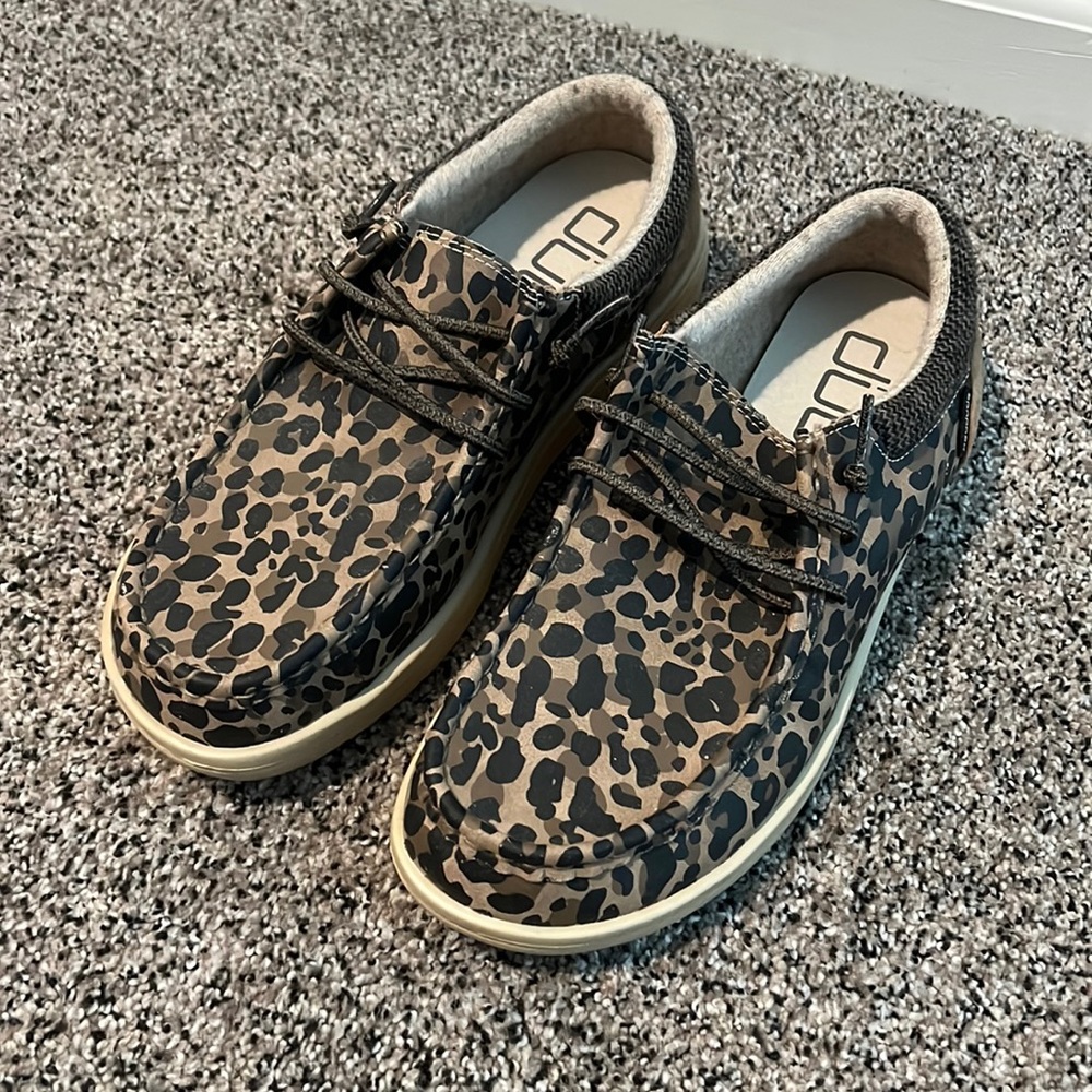 Leopard Hey Dudes